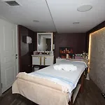 Diamond Royal Hotel 3*