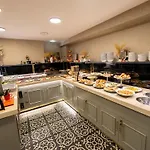 Diamond Royal Hotel 3*