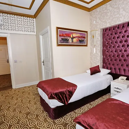 Diamond Royal Hotel 3*