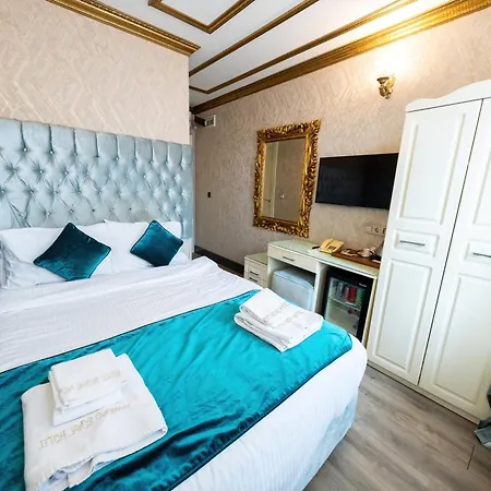 Diamond Royal Hotel 3*