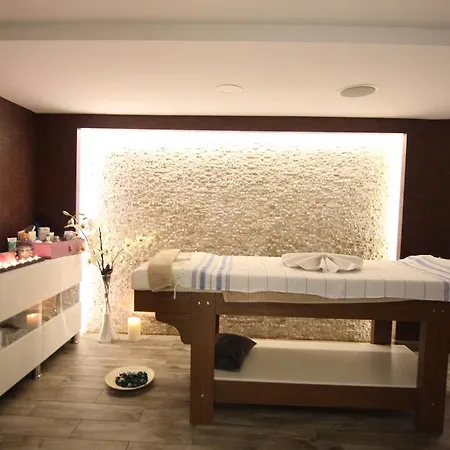 Diamond Royal Hotel 3*