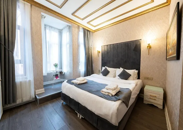 Diamond Royal Hotel 3*