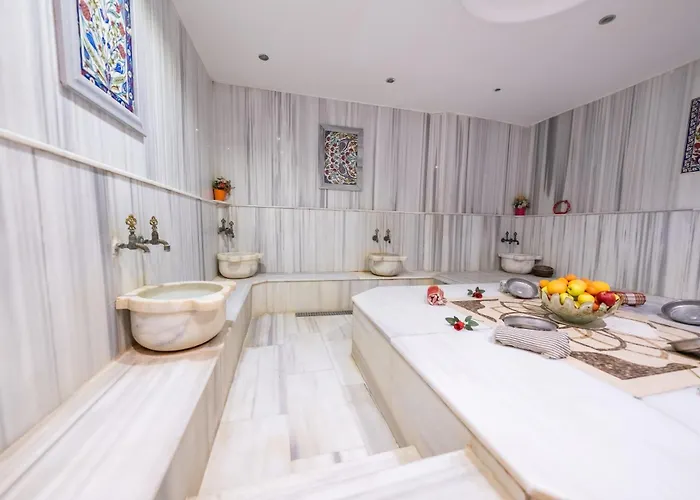 Diamond Royal Hotel 3*