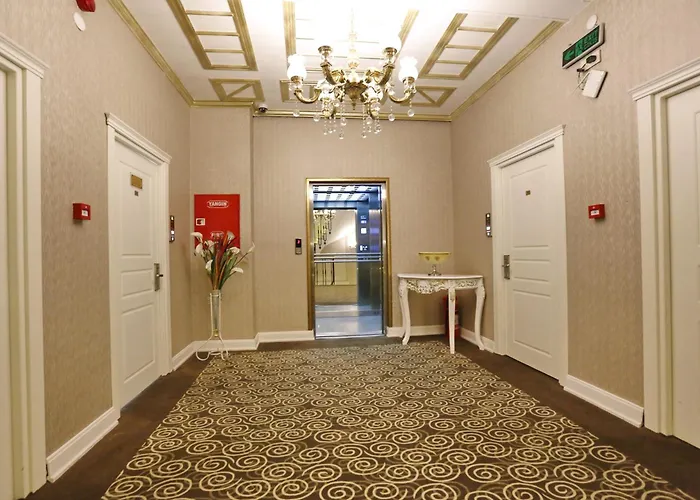 Diamond Royal Hotel 3*