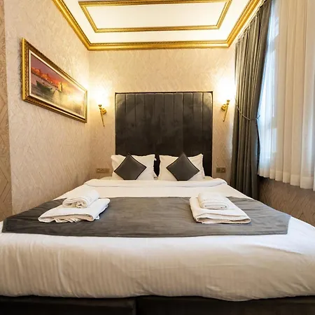 Отель Diamond Royal 3*